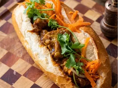 Bunny Mì (Bunny Chow Bánh Mì): South African recipe by Ivana Sanshia